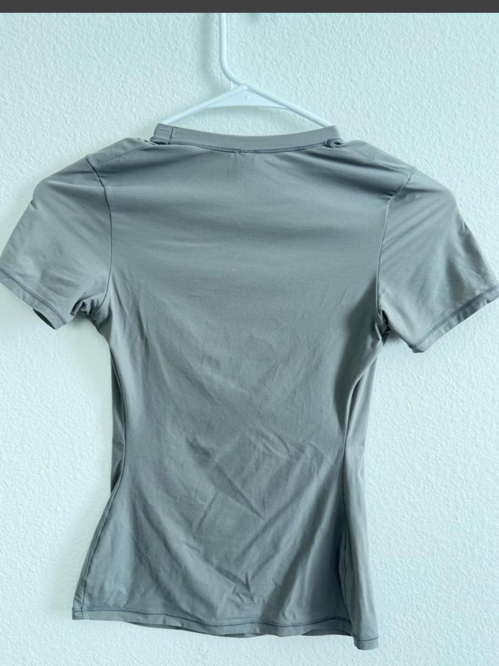 SKIMS Short Sleeve Fits Everybody Tee - Gray - Picture 3 of 3